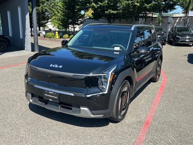 Certified 2026 Kia EV9 Wind AWD/4WD image 3