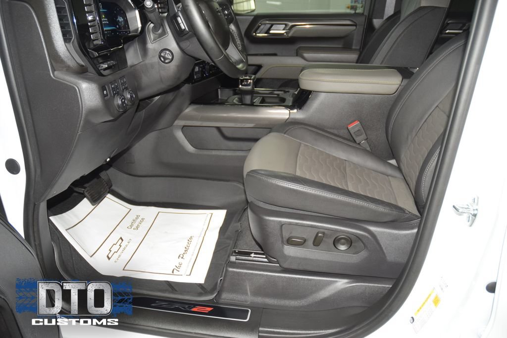 Used 2025 Chevrolet Silverado 1500 ZR2 w/ Technology Package AWD/4WD image 46