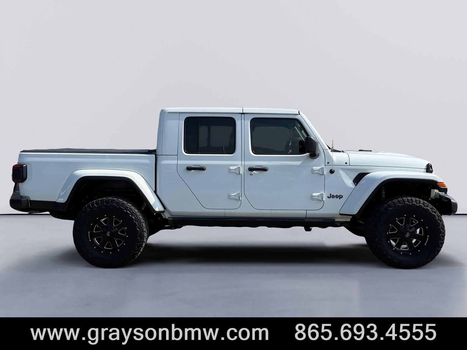 Used 2021 Jeep Gladiator Overland w/ Popular Equipment Package AWD/4WD image 2