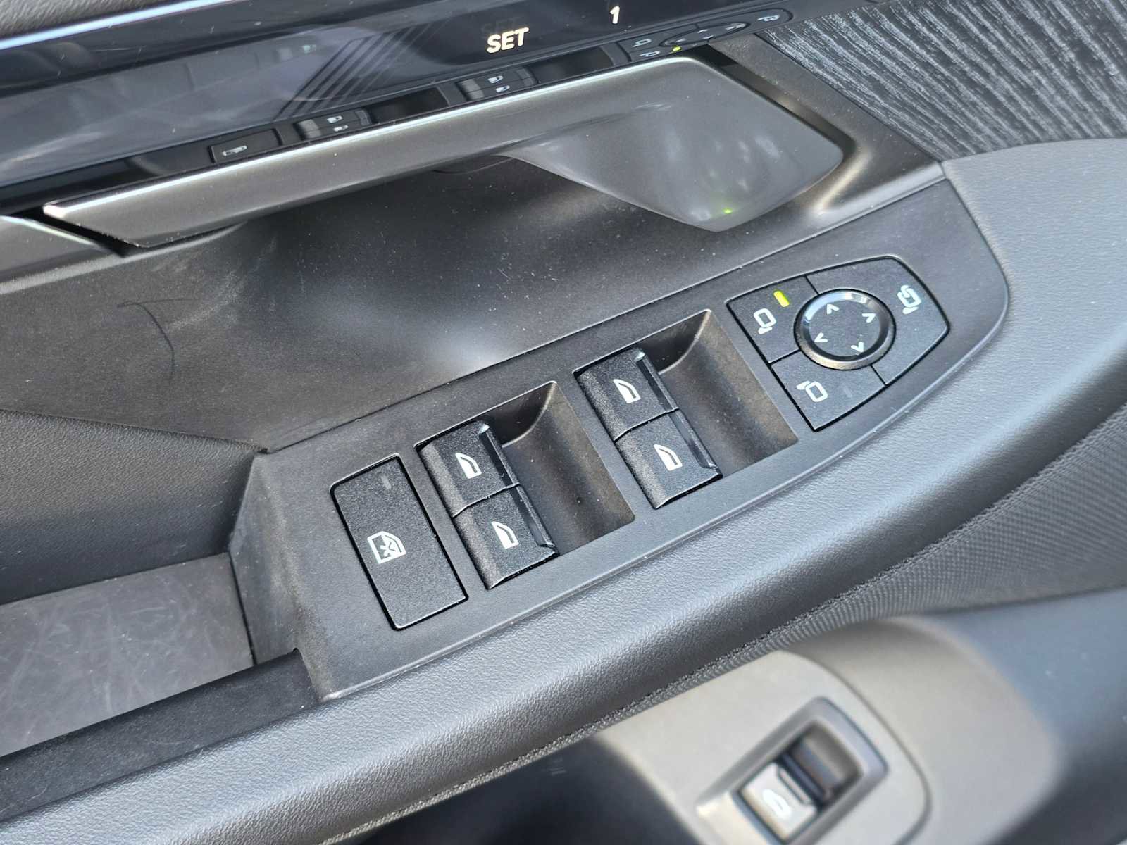 Used 2024 BMW i5 eDrive40i w/ Convenience Package image 25