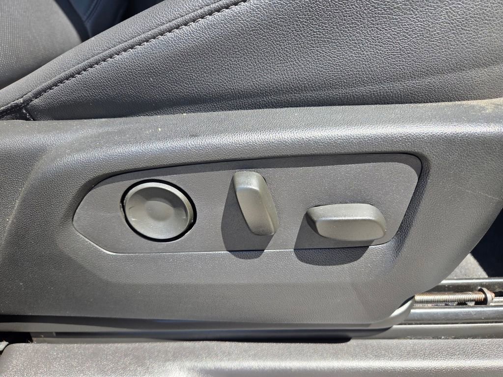 Used 2025 Chevrolet Silverado 2500 LTZ w/ Z71 Chrome Sport Edition image 18