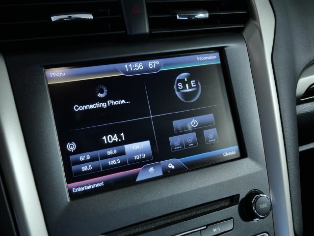 Used 2016 Ford Fusion SE w/ Equipment Group 202A AWD/4WD image 21