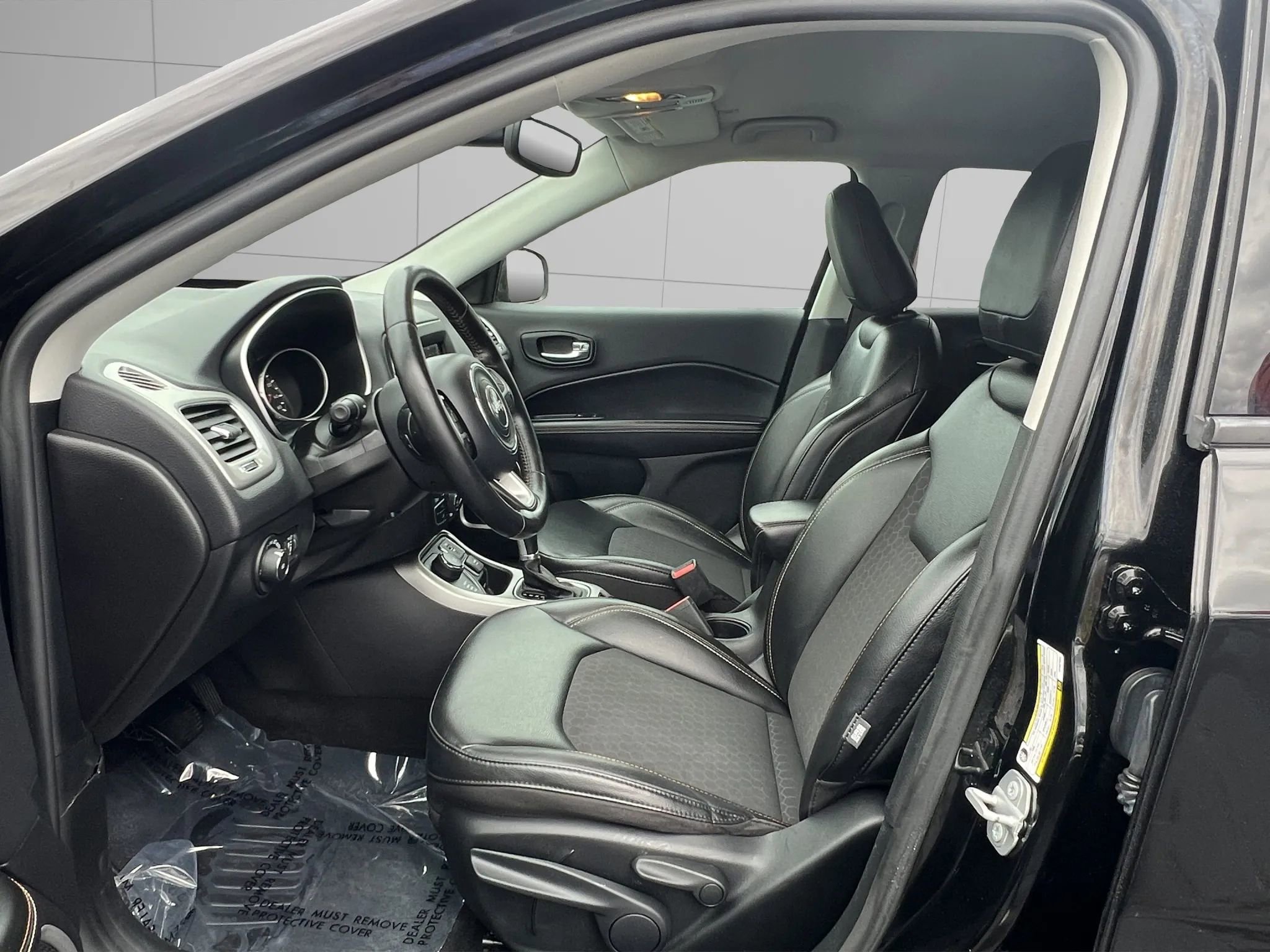 Used 2019 Jeep Compass Latitude image 11