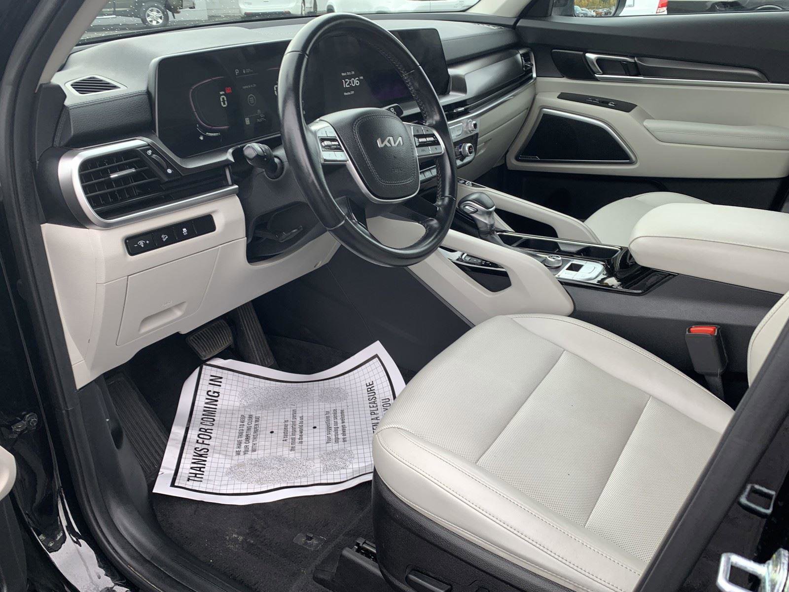 Used 2023 Kia Telluride S image 15