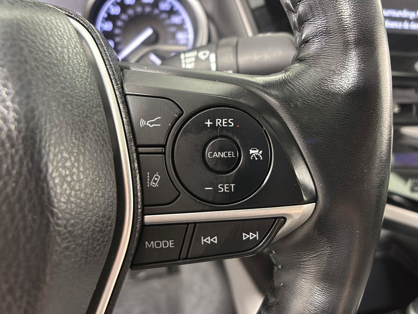 Used 2022 Toyota Camry XLE w/ Navigation Upgrade Package FWD image 28