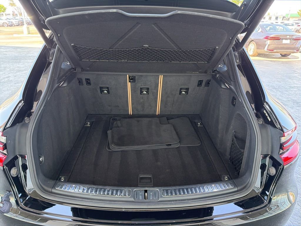 Used 2018 Porsche Macan Sport Edition image 21