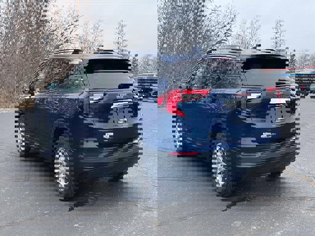 Used 2022 GMC Terrain SLE w/ Driver Convenience Package image 22