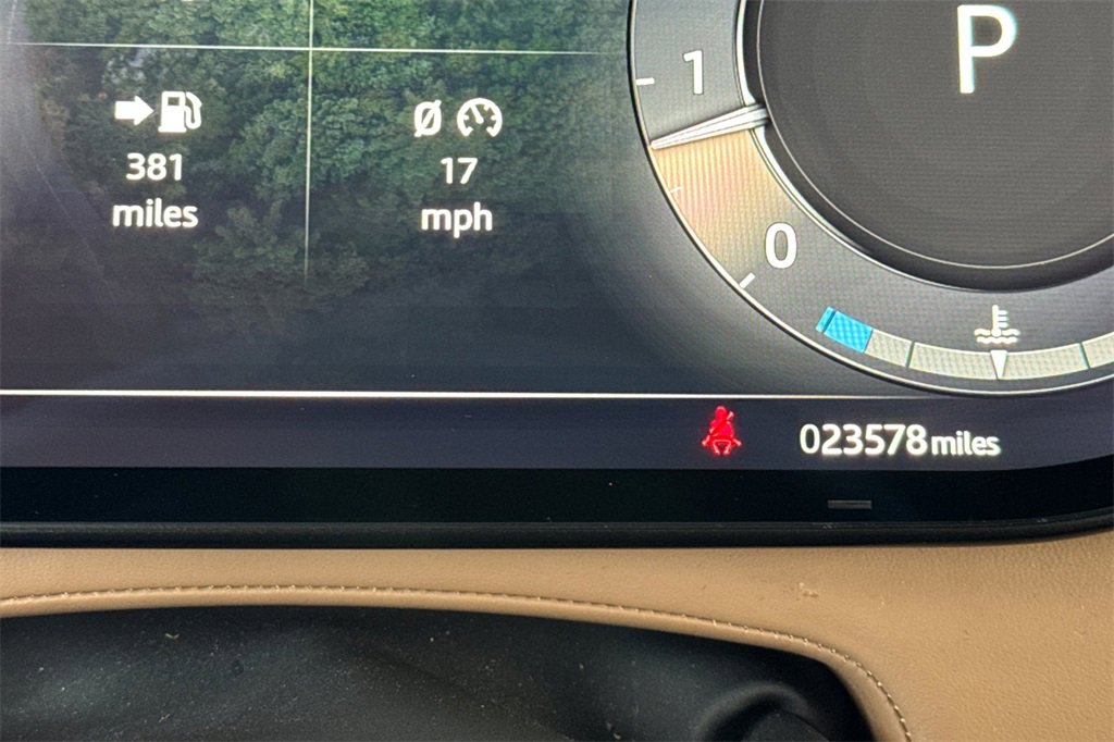 Used 2023 Land Rover Range Rover Sport SE image 32