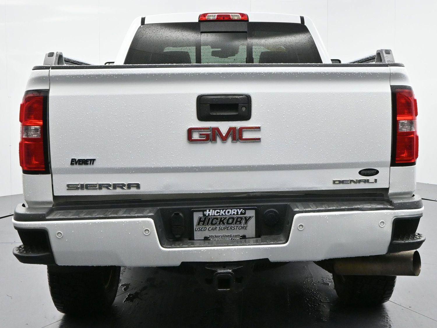 Used 2019 GMC Sierra 2500 Denali w/ Duramax Plus Package AWD/4WD image 6