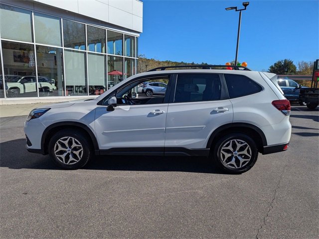 Used 2022 Subaru Forester Premium image 5