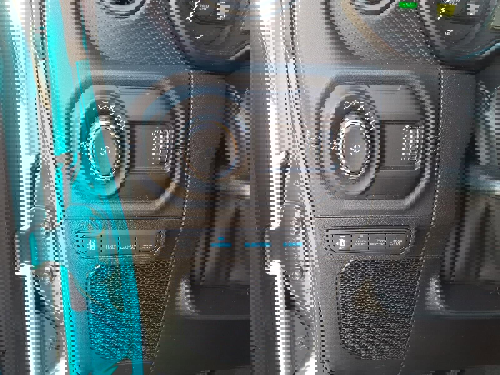 Used 2024 Jeep Wrangler Unlimited Rubicon 4xe w/ Convenience Group image 21