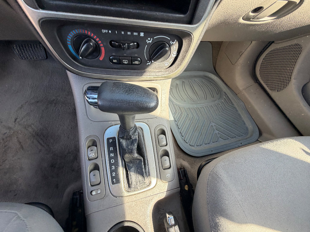 Used 2003 Saturn L-Series L200 FWD image 15