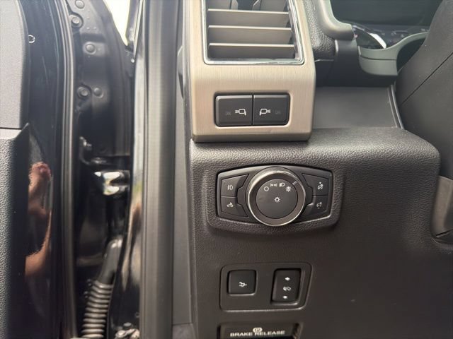 Used 2019 Ford F250 Platinum w/ Platinum Ultimate Package AWD/4WD image 18