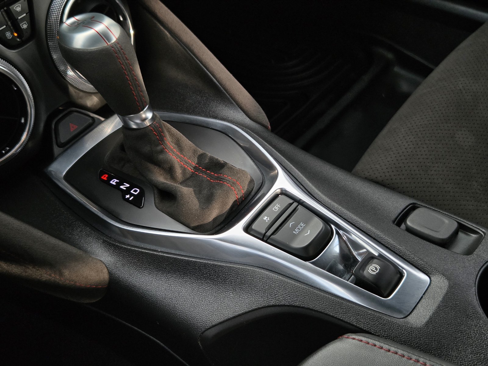 Used 2020 Chevrolet Camaro ZL1 RWD image 20