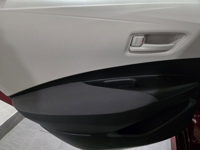 Used 2025 Toyota Corolla LE image 11