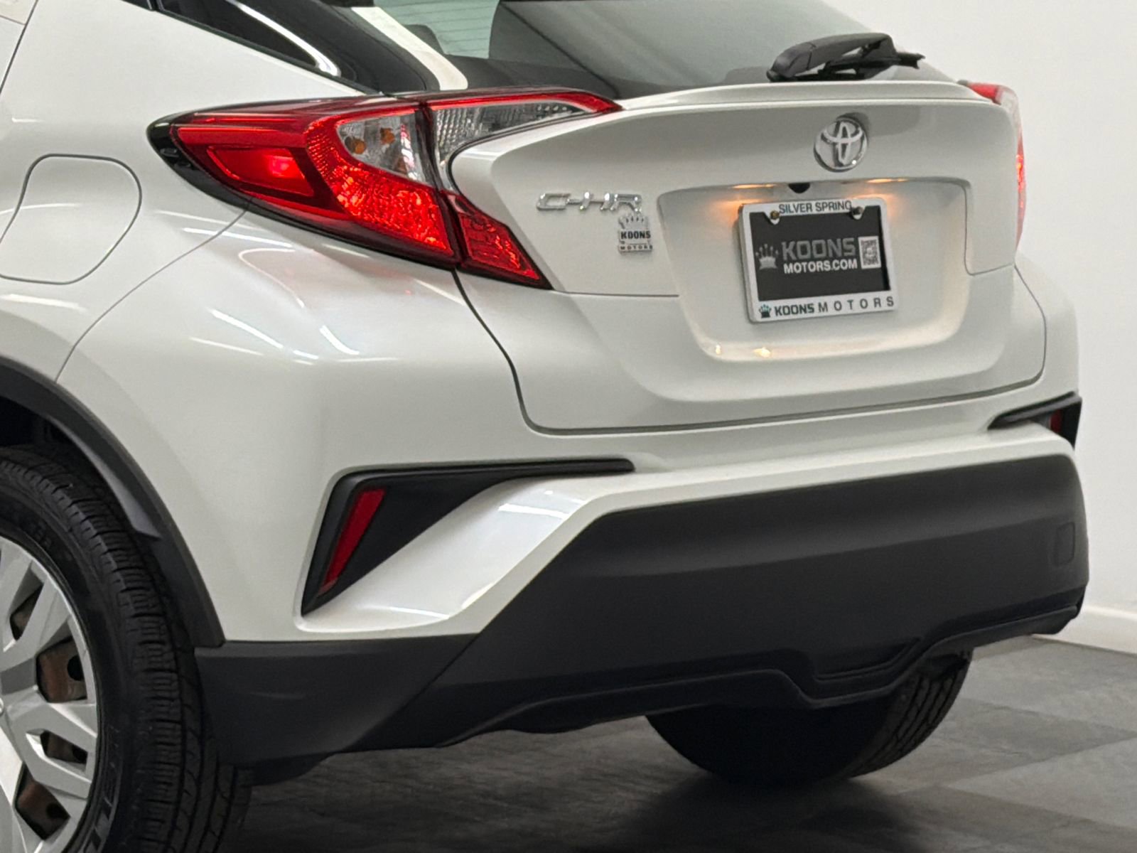 Used 2021 Toyota C-HR LE image 6