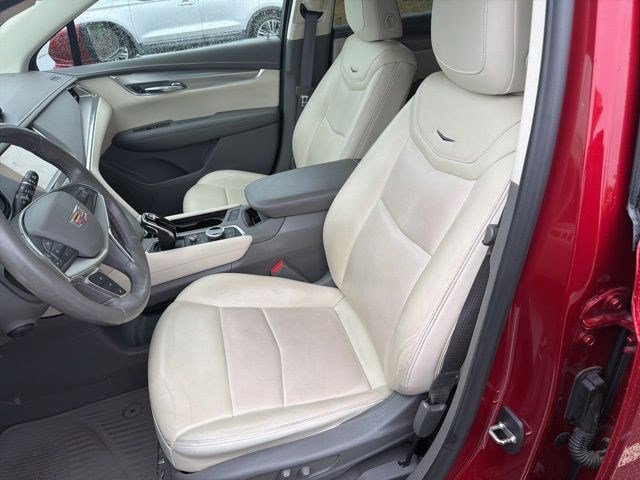 Used 2021 Cadillac XT5 Premium Luxury FWD image 13