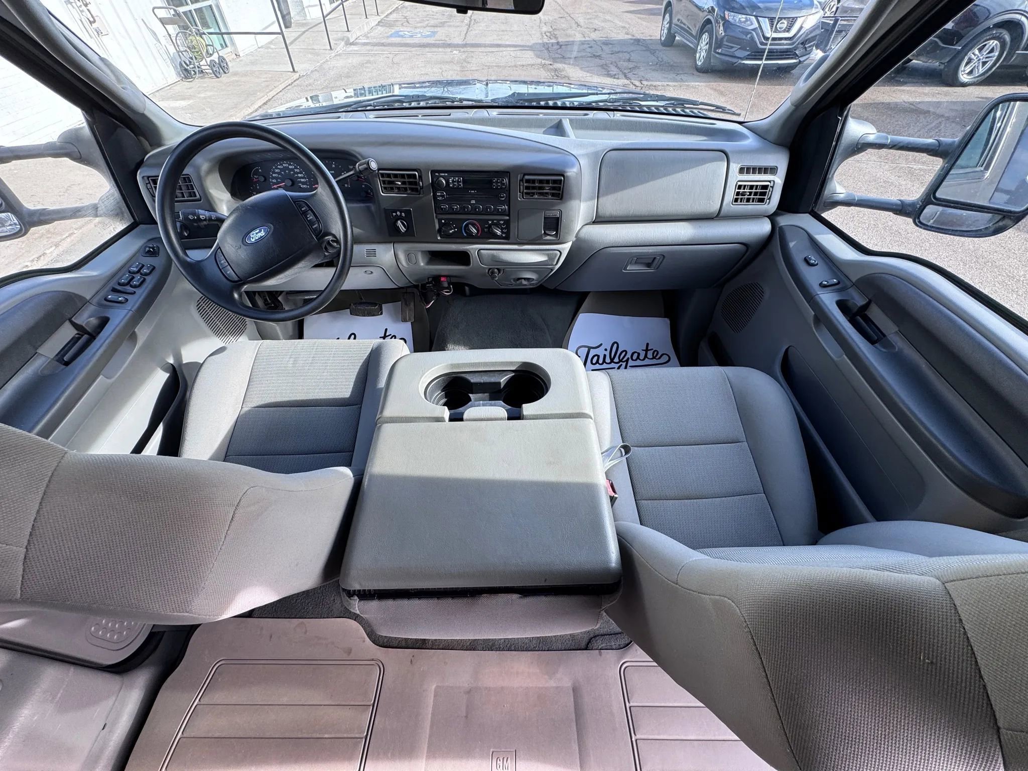 Used 2004 Ford F350 XLT image 9