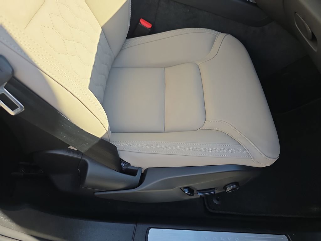 Certified 2026 Volvo XC60 B5 Plus w/ Protection Package Premier AWD/4WD image 12