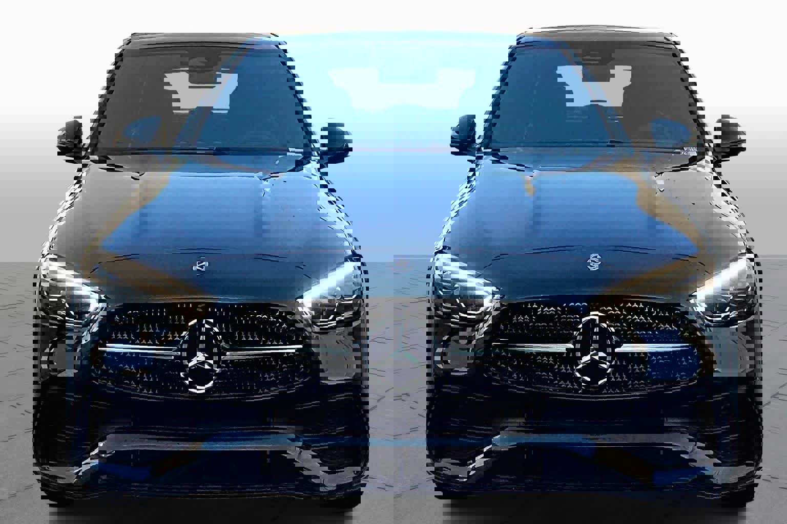 Used 2025 Mercedes-Benz C 300 4MATIC Sedan image 3