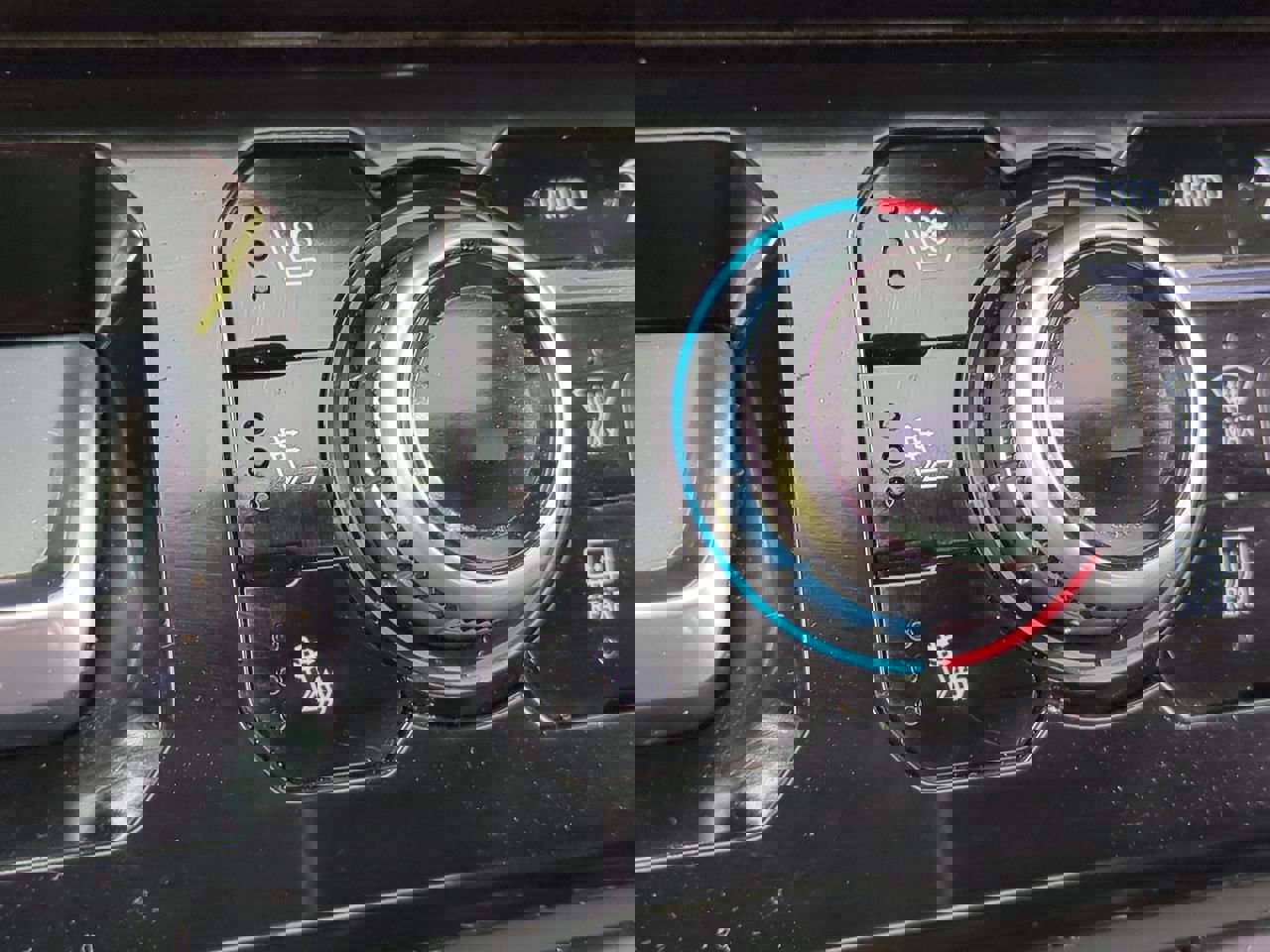 Certified 2024 GMC Sierra 2500 AT4 w/ AT4 Preferred Package image 27