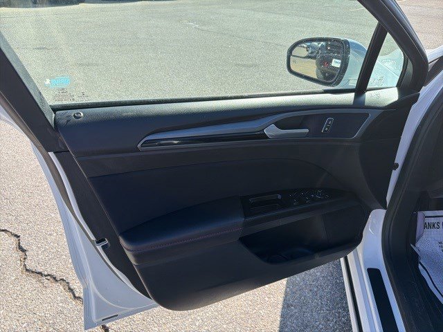 Used 2014 Ford Fusion SE image 10