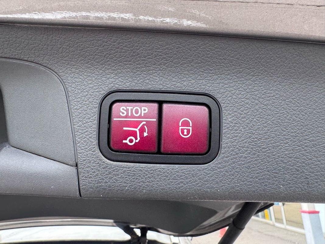 Used 2020 Mercedes-Benz GLS 450 4MATIC image 42