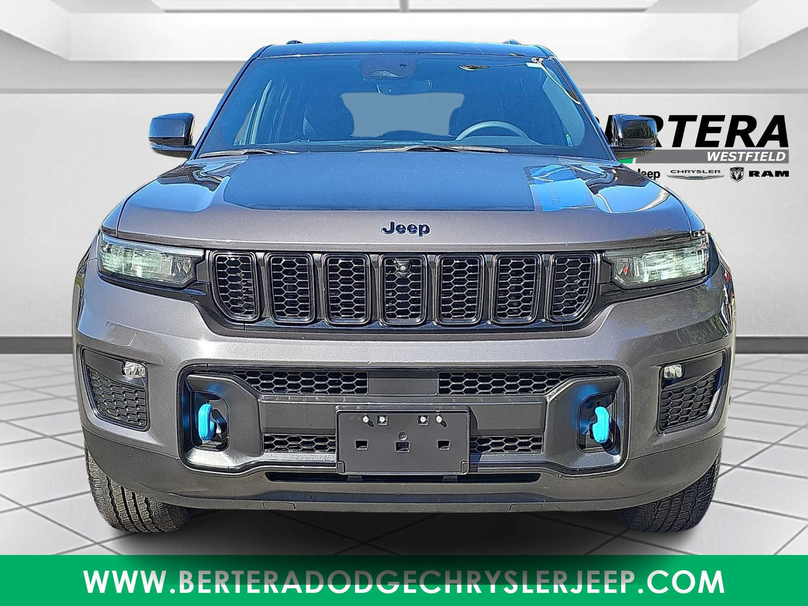 Used 2022 Jeep Grand Cherokee Trailhawk AWD/4WD image 2