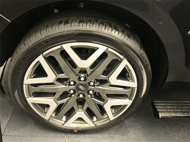 New 2025 Ford Expedition Platinum w/ Platinum Ultimate Package image 15