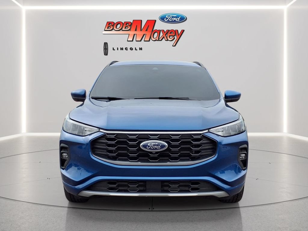 Used 2023 Ford Escape ST-Line Select w/ Tech Pack #2 AWD/4WD image 2