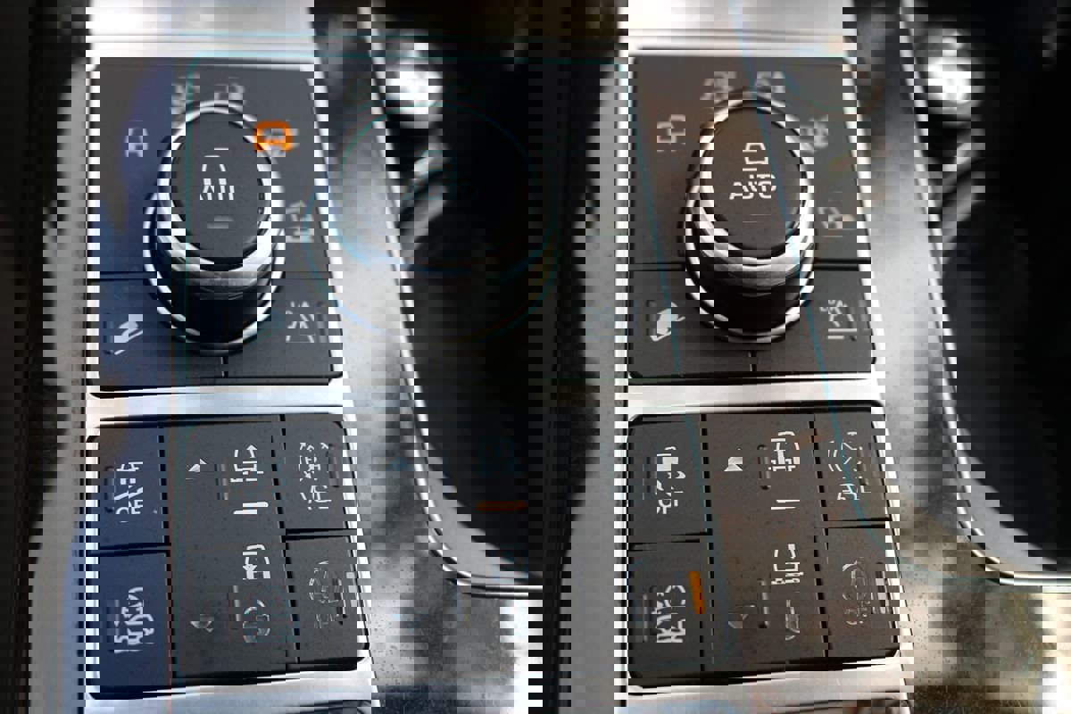 Used 2016 Land Rover Range Rover Supercharged AWD/4WD image 47