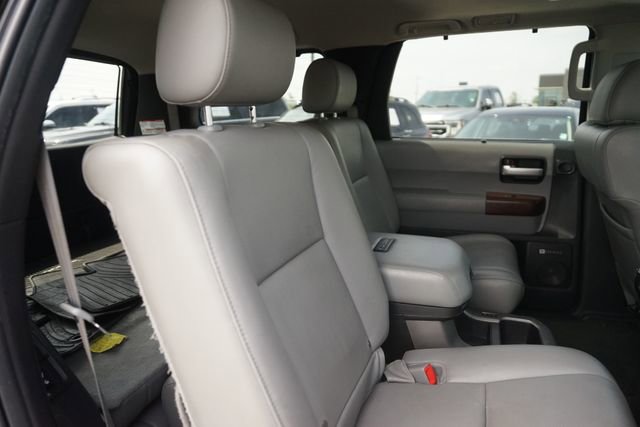 Used 2015 Toyota Sequoia Platinum AWD/4WD image 17