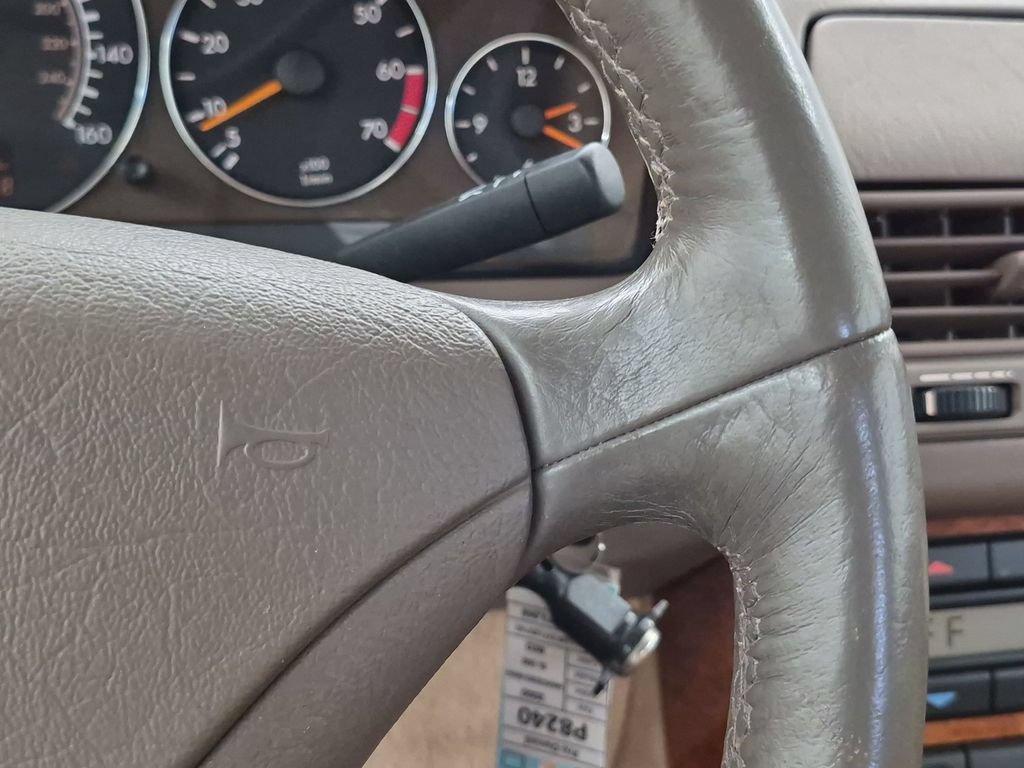 Used 2000 Mercedes-Benz SL 500 image 17