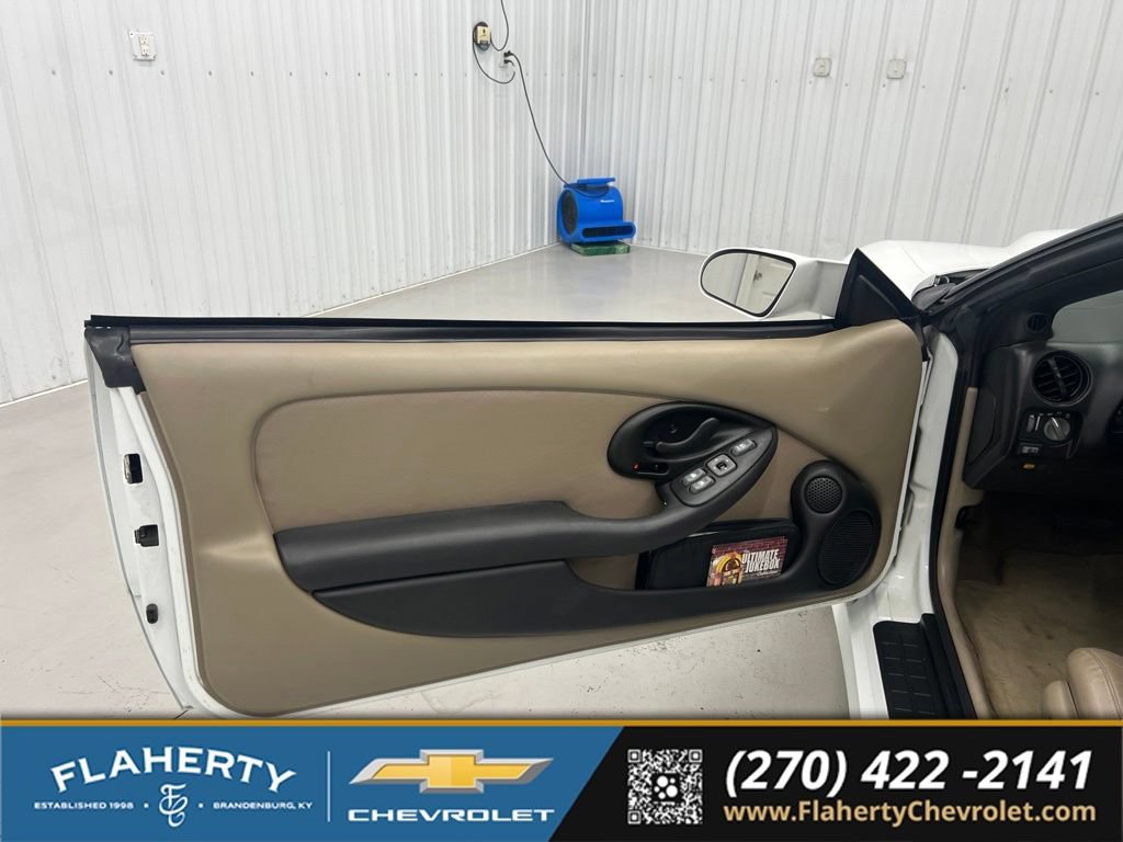 Used 2000 Pontiac Firebird Formula RWD image 8