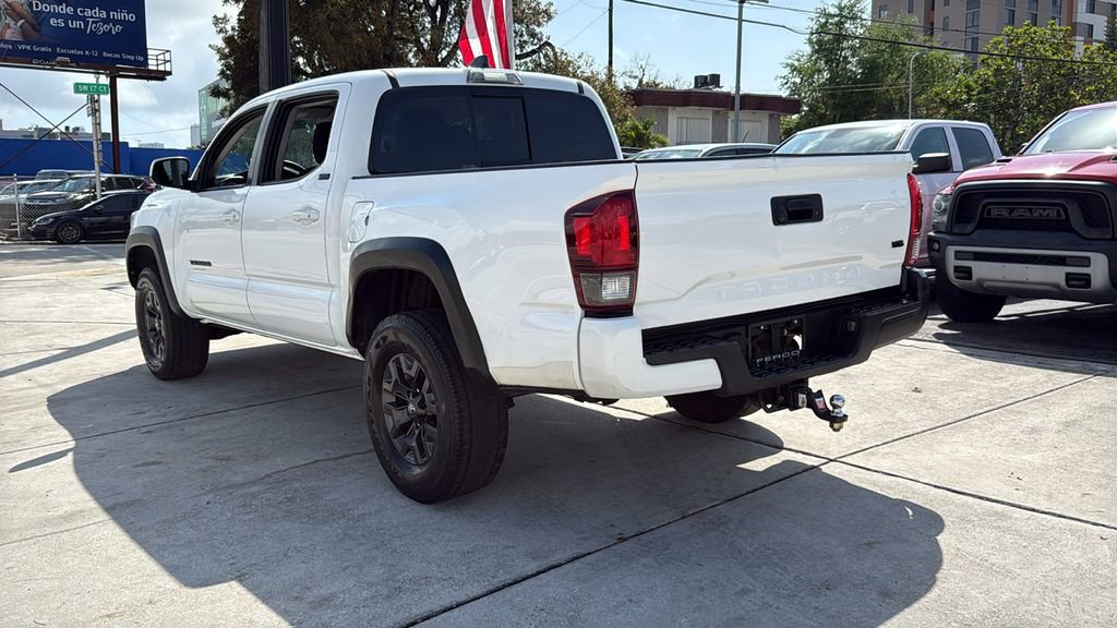 Used 2021 Toyota Tacoma SR5 w/ Trail Edition image 12
