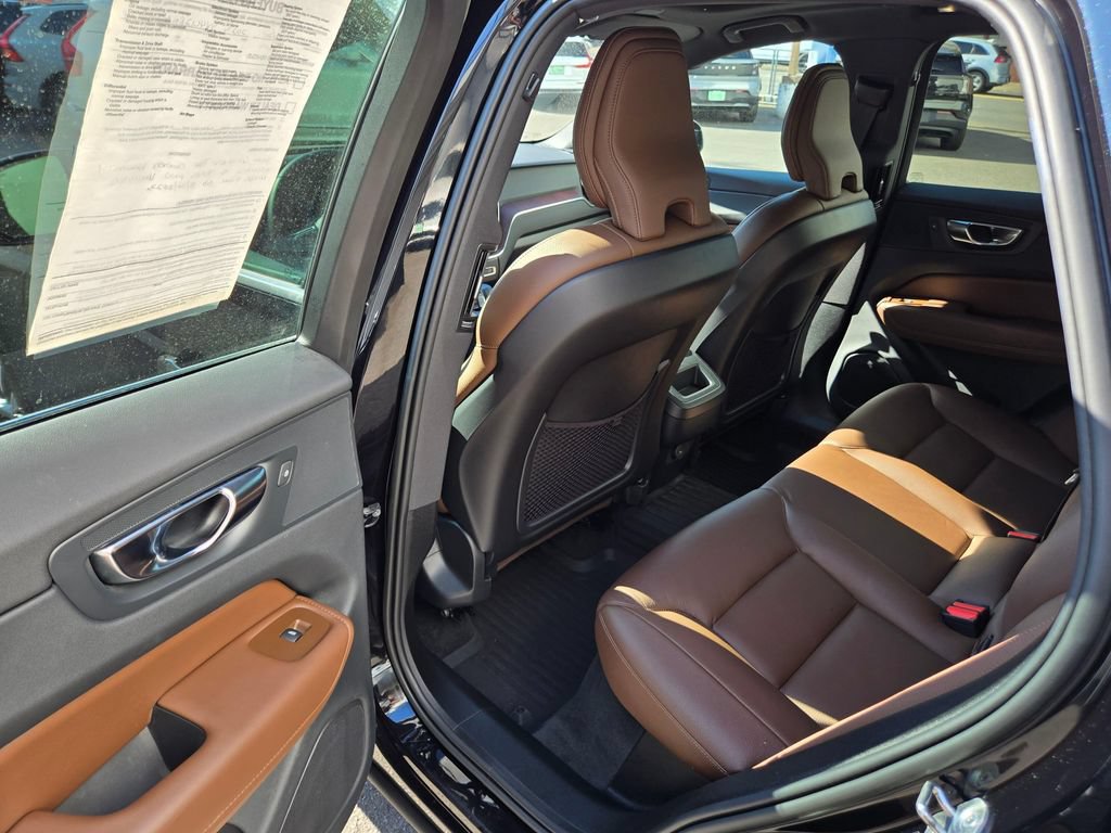 Certified 2023 Volvo XC60 B5 Plus w/ Climate Package AWD/4WD image 15
