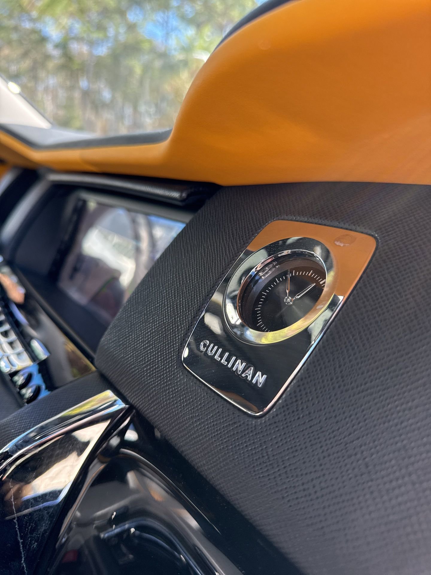 Used 2022 Rolls-Royce Cullinan image 25