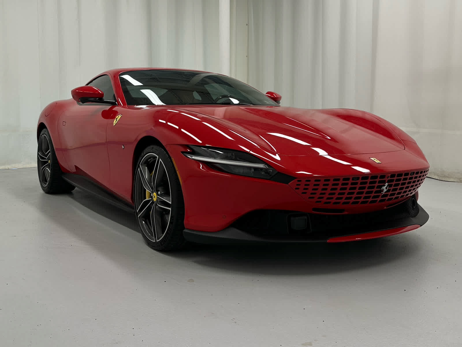 Used 2022 Ferrari Roma RWD image 2