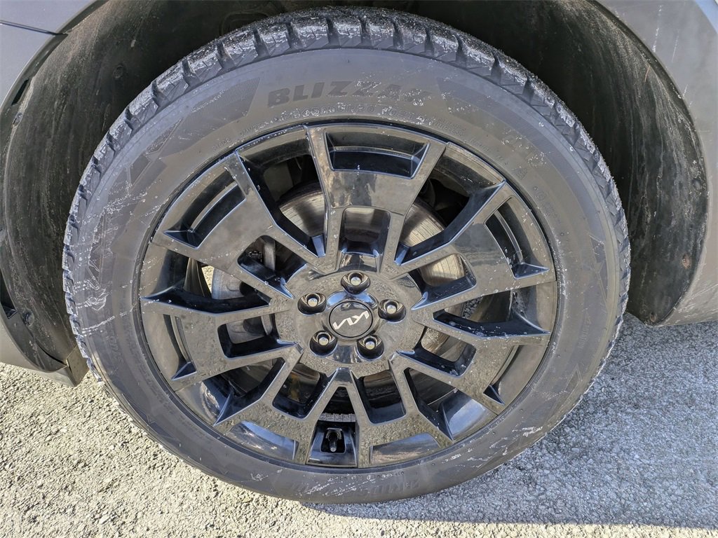 Used 2022 Kia Telluride SX w/ SX Prestige Package image 9