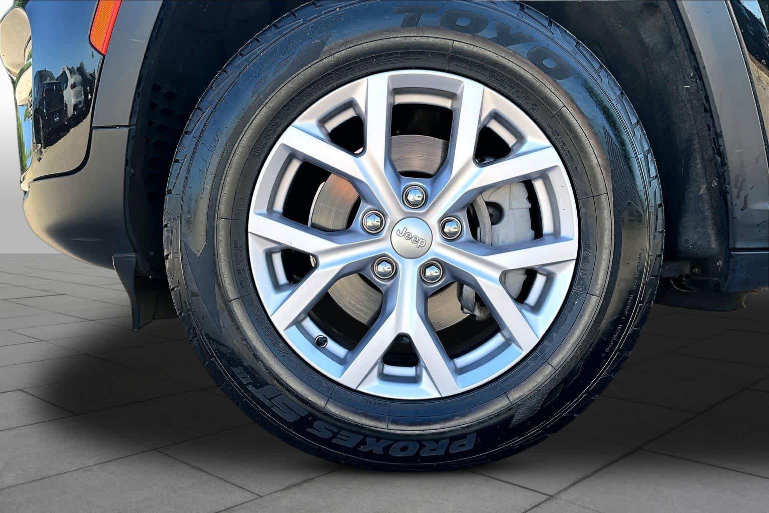 Used 2022 Jeep Grand Cherokee Limited AWD/4WD image 10