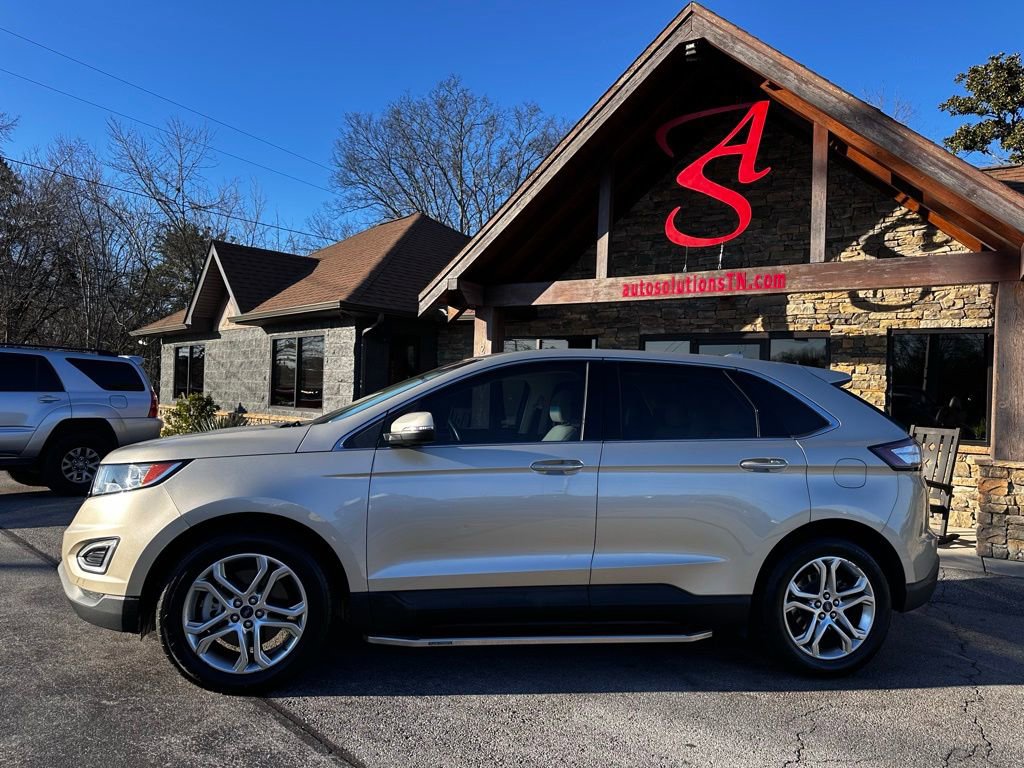 Used 2018 Ford Edge Titanium w/ Technology Package image 2