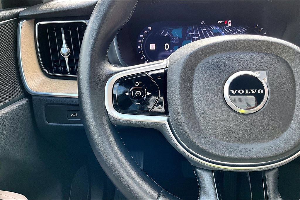 Used 2026 Volvo XC60 B5 Plus AWD/4WD image 26