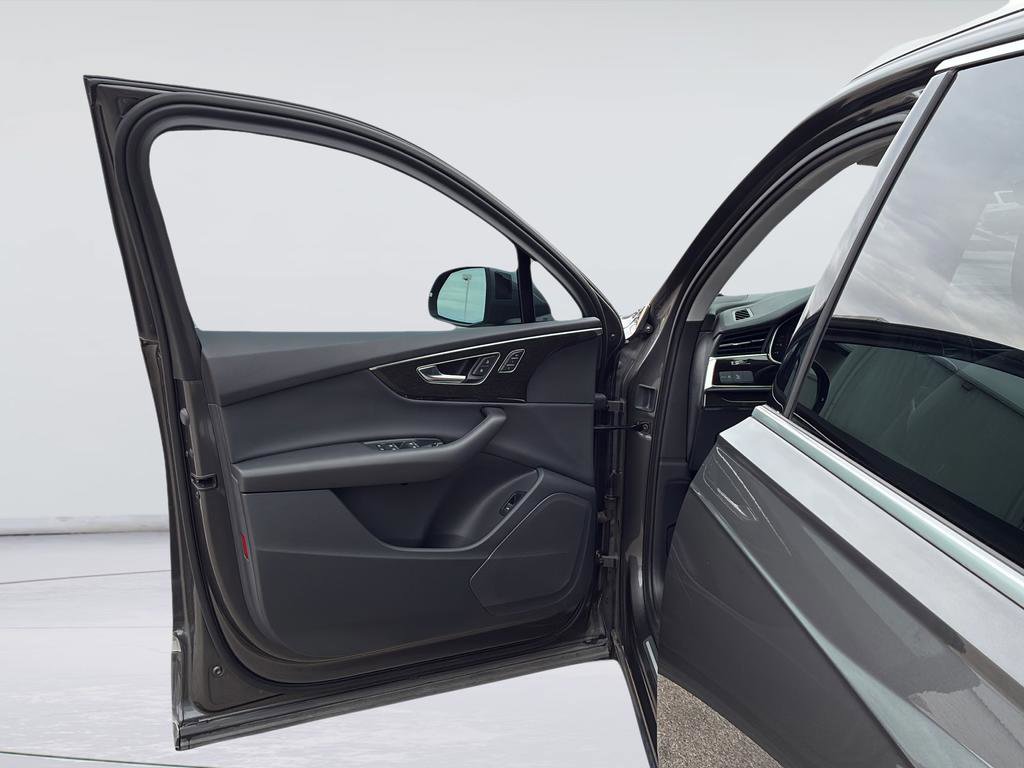 Used 2022 Audi Q7 3.0T Premium image 26