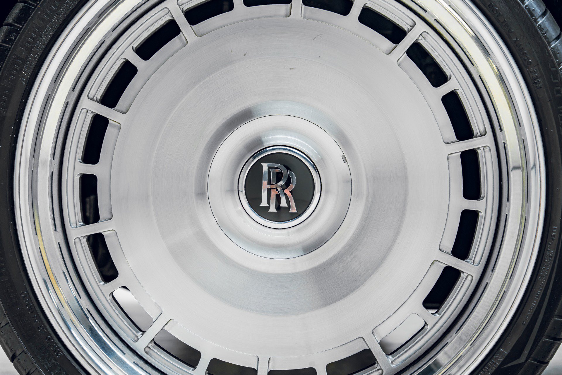 Used 2026 Rolls-Royce Cullinan AWD/4WD image 31