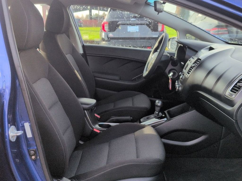 Used 2017 Kia Forte LX image 28