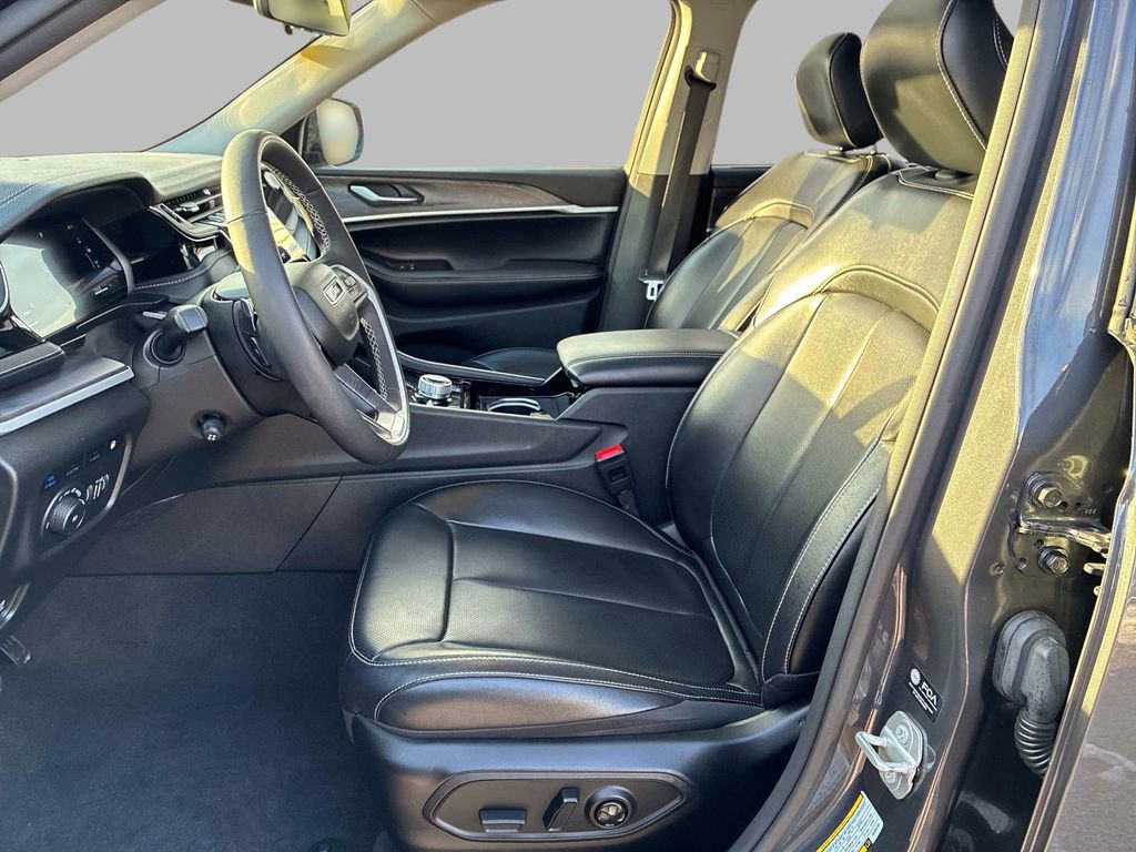 Used 2023 Jeep Grand Cherokee 4WD 4xe w/ Luxury Tech Group II image 19