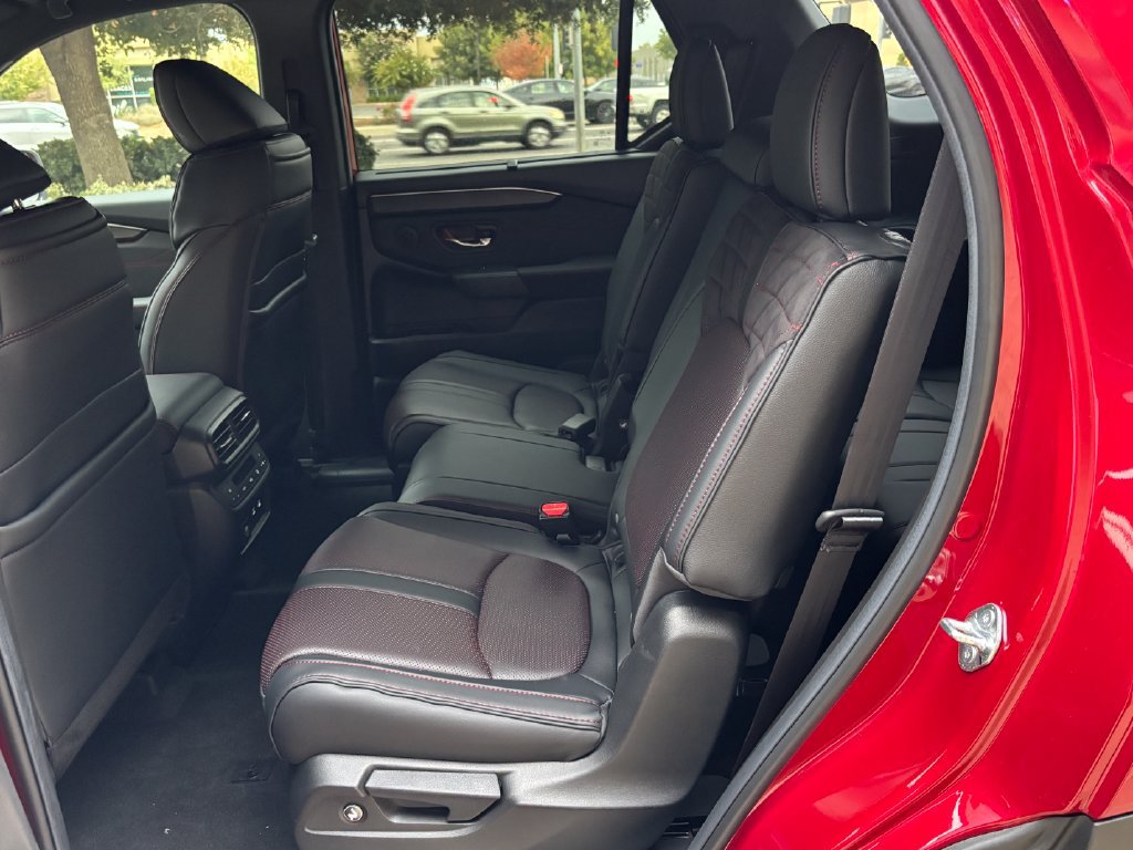 New 2026 Honda Pilot Black Edition image 11