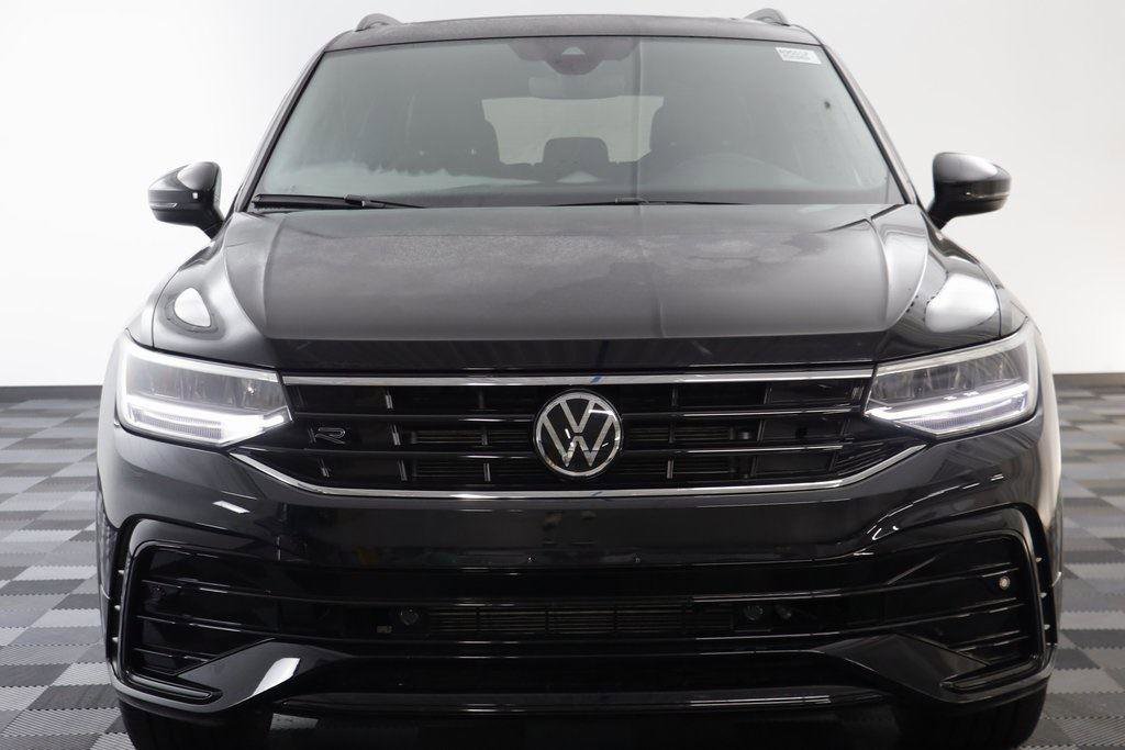 Certified 2024 Volkswagen Tiguan SE R-Line image 22