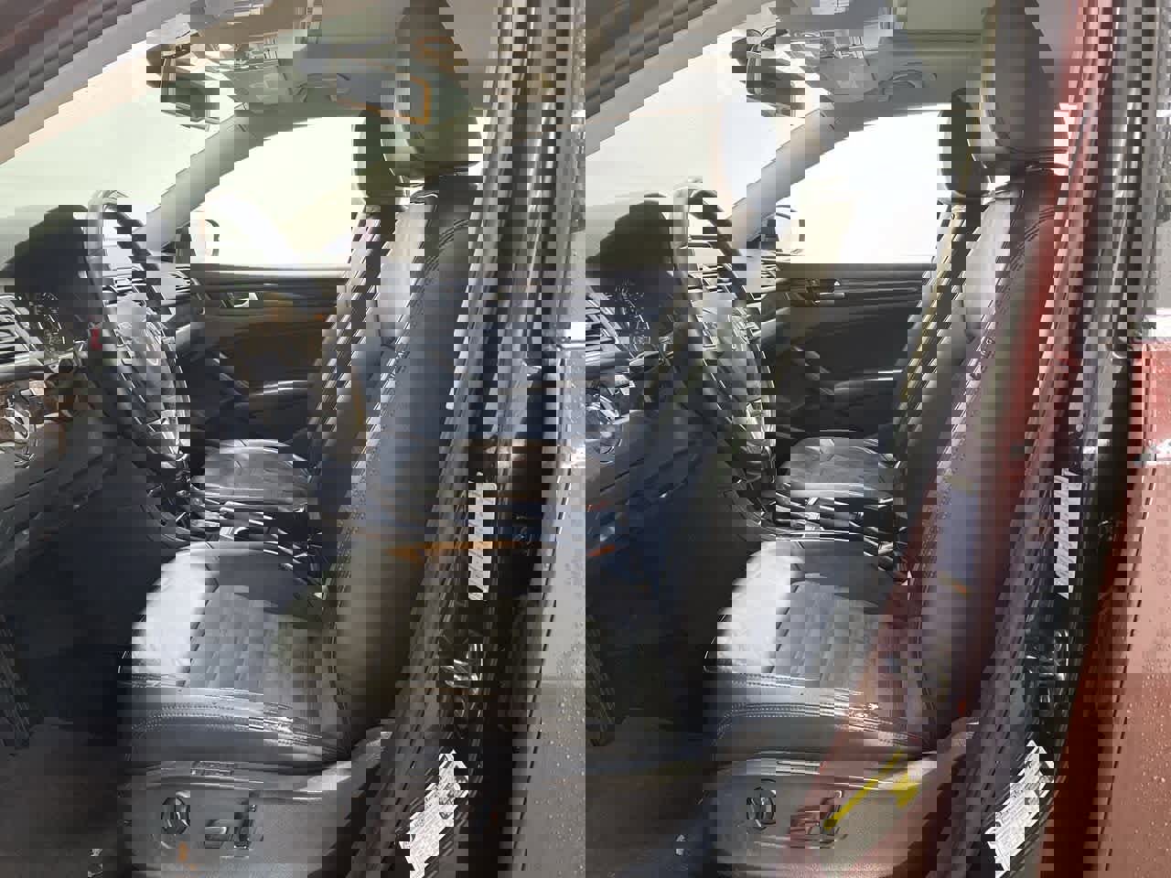 Used 2014 Volkswagen Passat TDI SEL Premium image 15