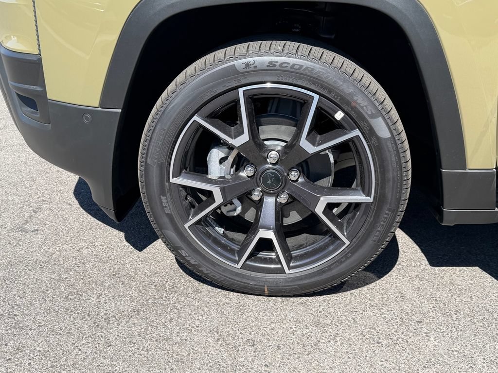New 2026 Jeep Cherokee Overland w/ Advanced Pro Tech Group AWD/4WD image 23
